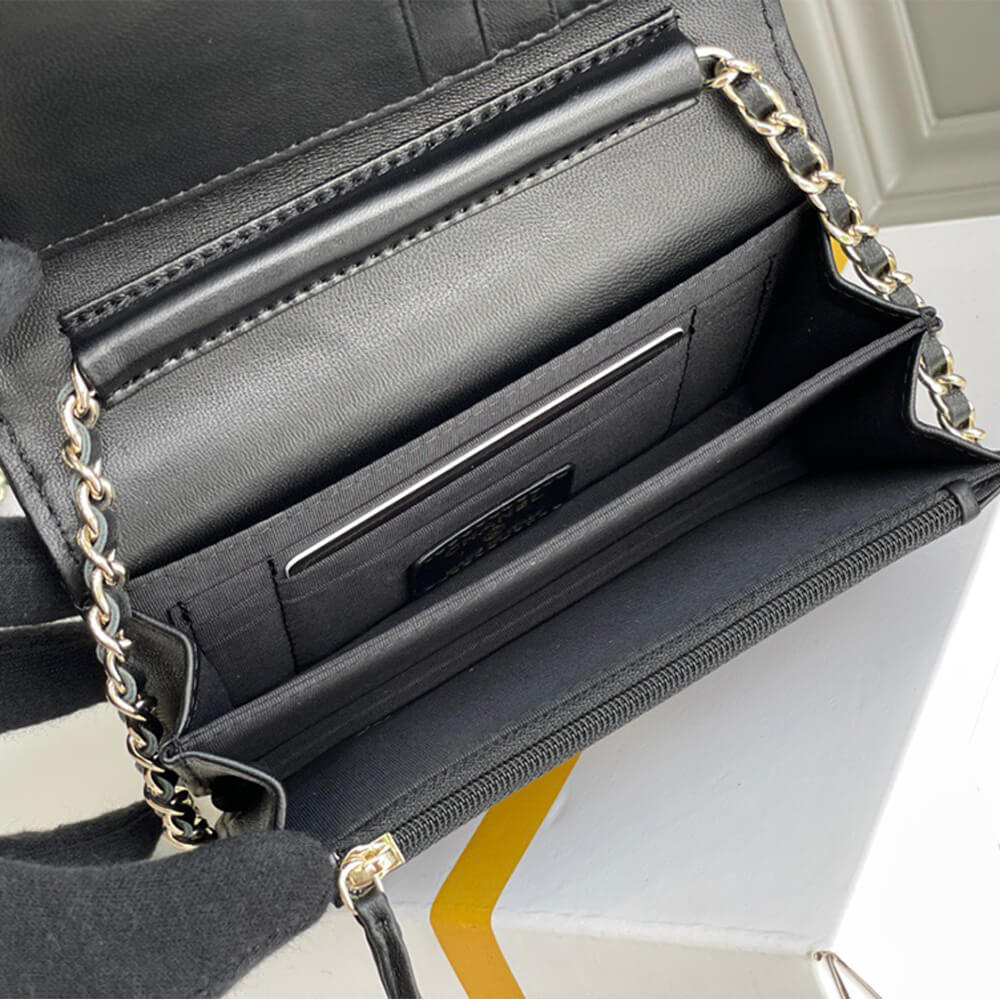 ChaneI MINI WALLET ON CHAIN - Image 6