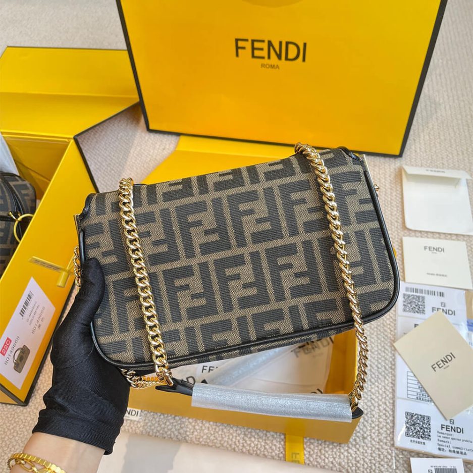 Fendi Baguette Chain Midi Bag - Image 4