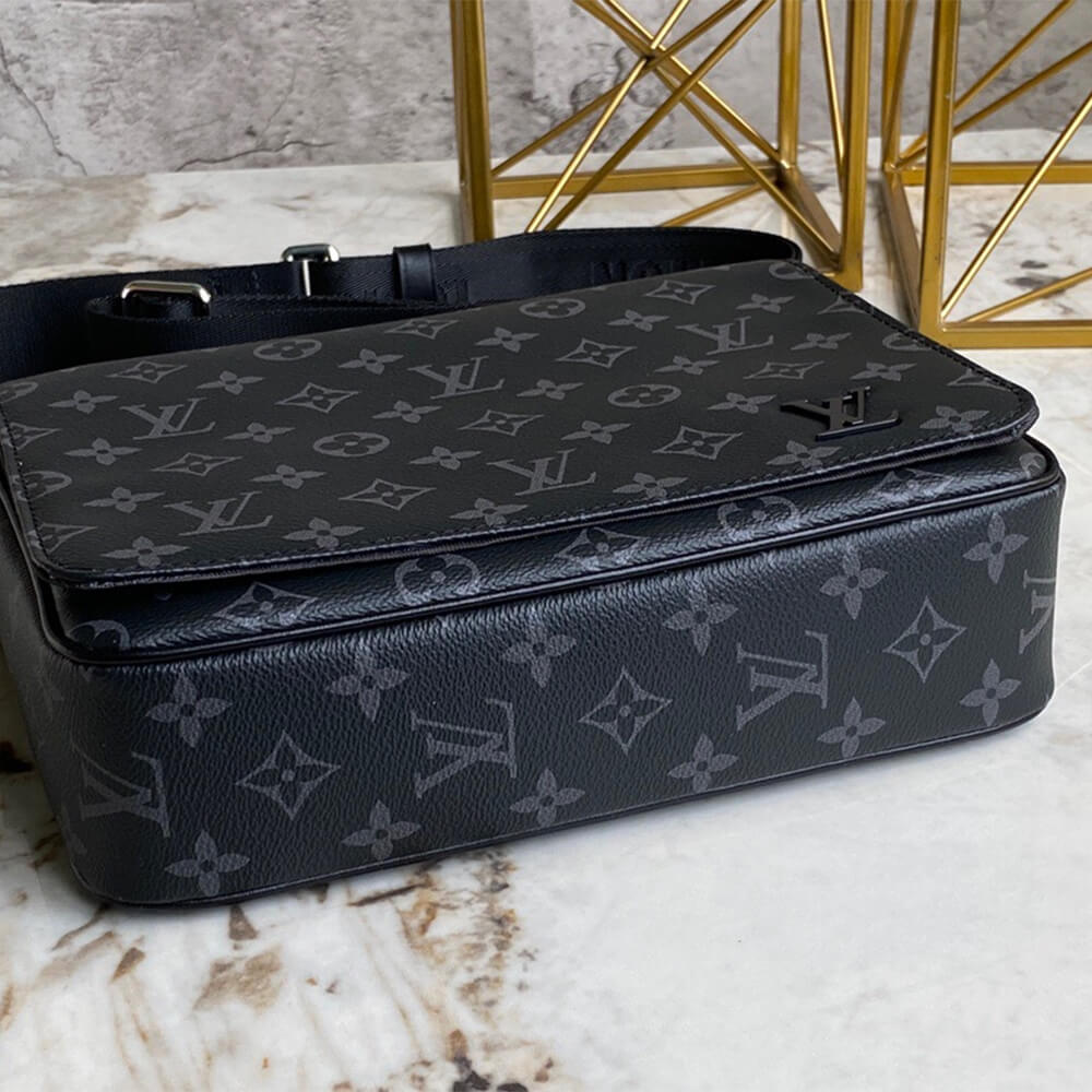 Louis Vuitton District PM Bag - Image 4