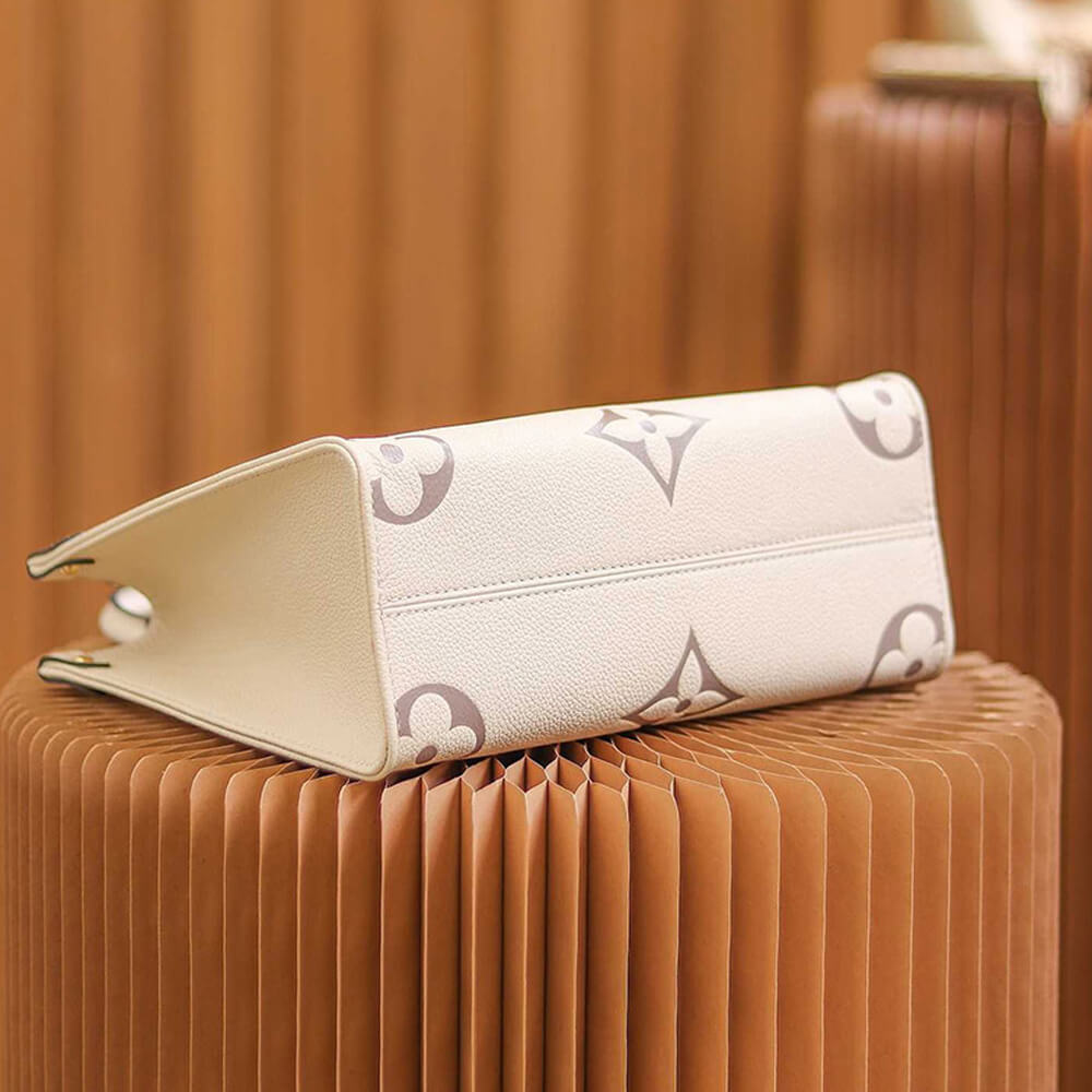 LOUIS VUITTON ONTHEGO PM - Image 5