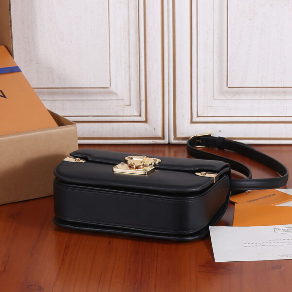 LOUIS VUITTON Orsay MM - Image 6
