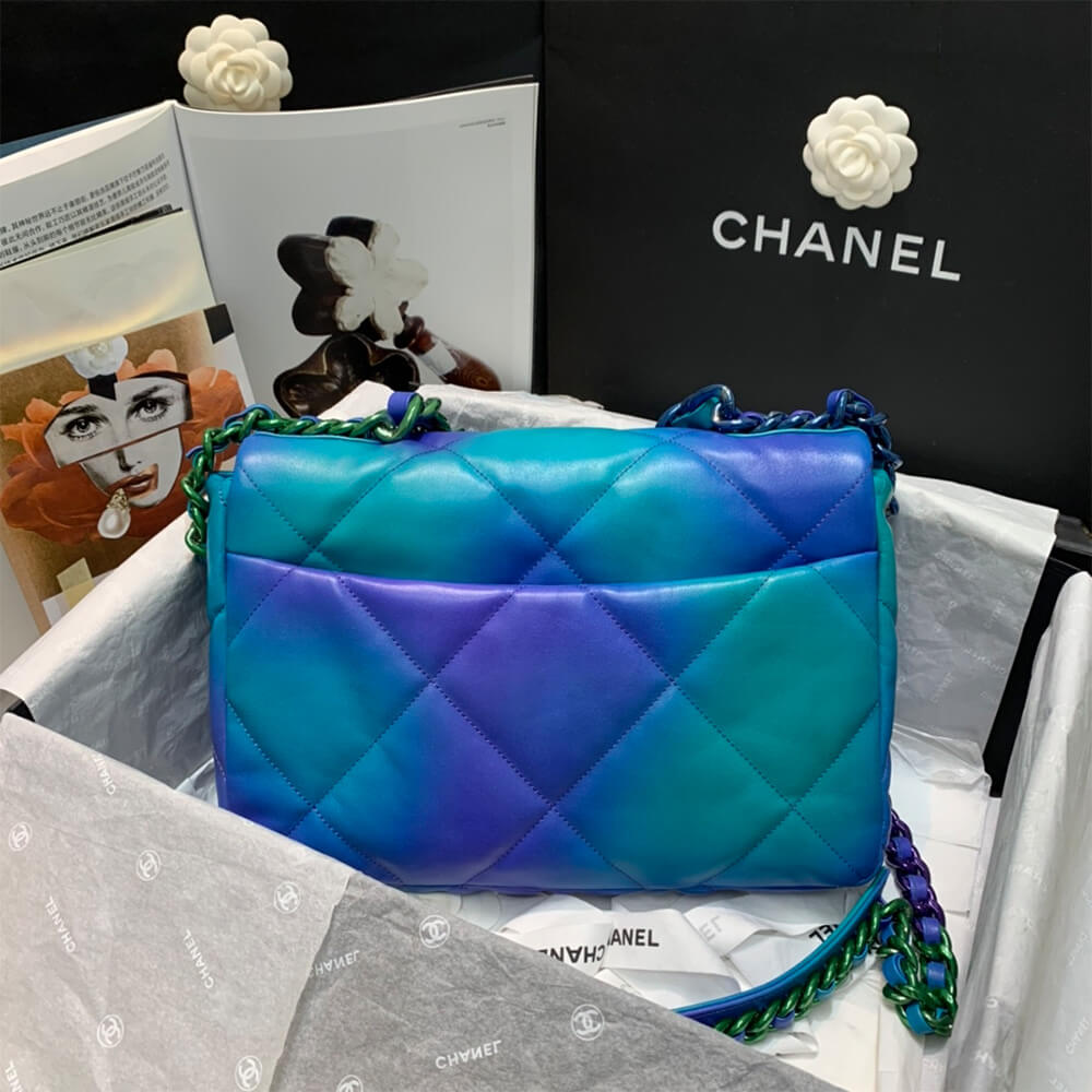 CHANEL Classic Handbag - Image 3