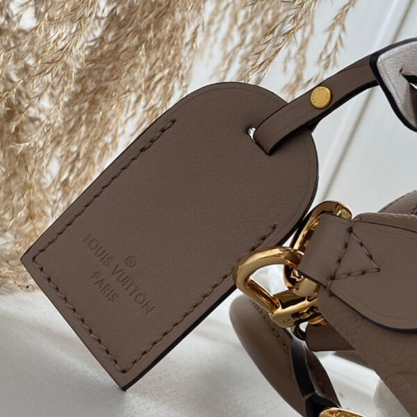 LY TOTE MM HANDBAG - Image 6