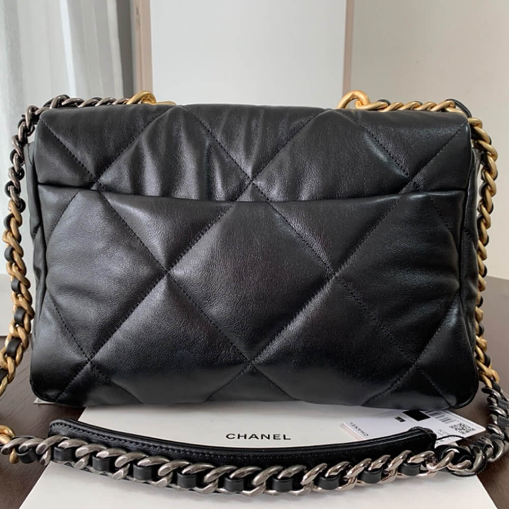 CHANEL 19 Large Handbag - Image 4