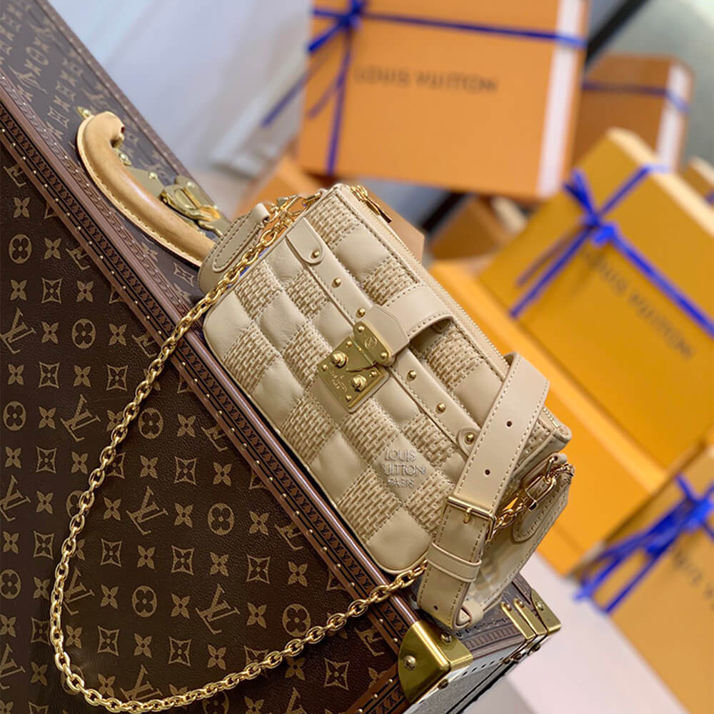 LOUIS VUITTON POCHETTE TROCA - Image 2