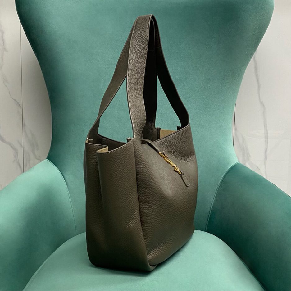 YSL le A 7 Bea In Grained Leather Bag - Image 4