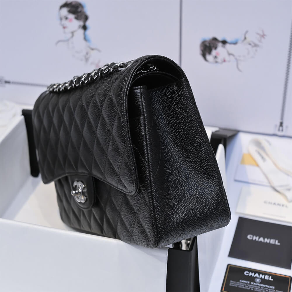 CHANEL CLASSIC HANDBAG - Image 4