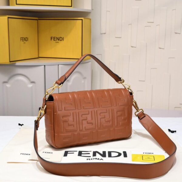 Fendi Baguette Bag - Image 3